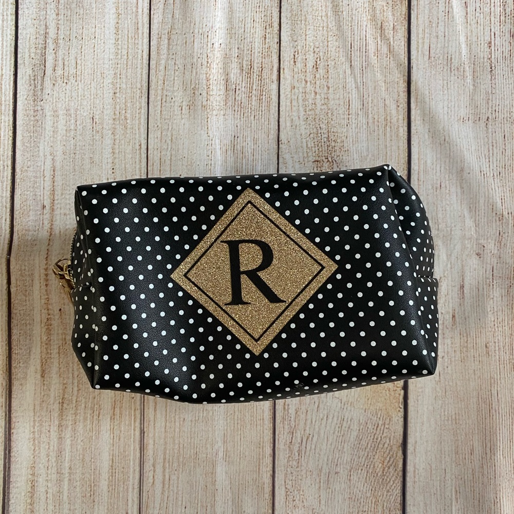R initial make up bag